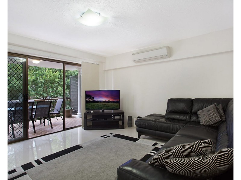 2/15 Mermaid Avenue, Mermaid Beach QLD 4218