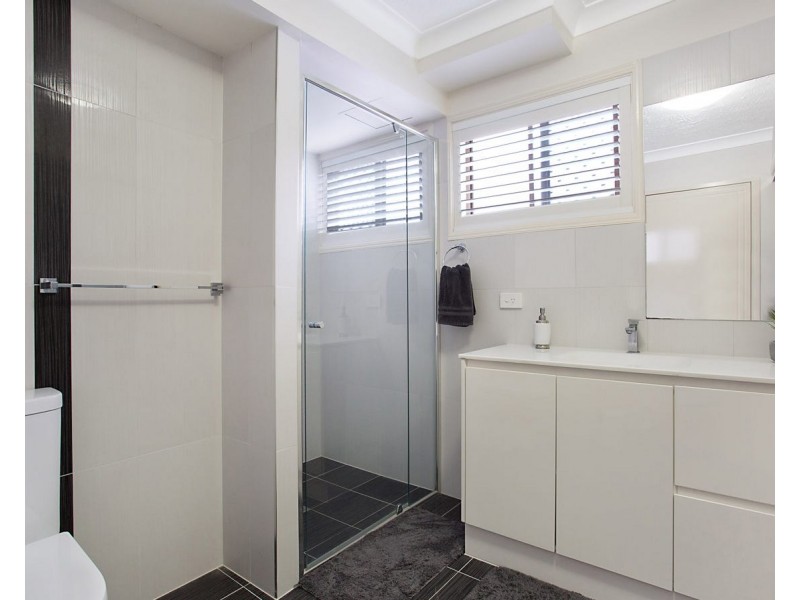 2/15 Mermaid Avenue, Mermaid Beach QLD 4218