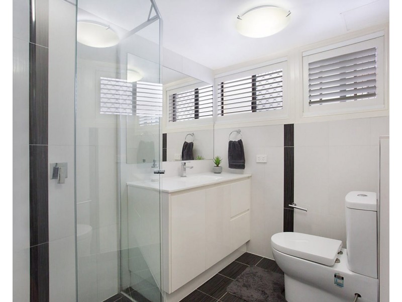 2/15 Mermaid Avenue, Mermaid Beach QLD 4218