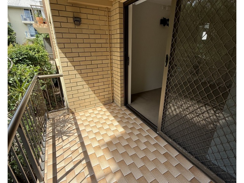 2/15 Mermaid Avenue, Mermaid Beach QLD 4218