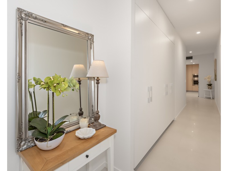 1006/21 Ross Street, Benowa QLD 4217