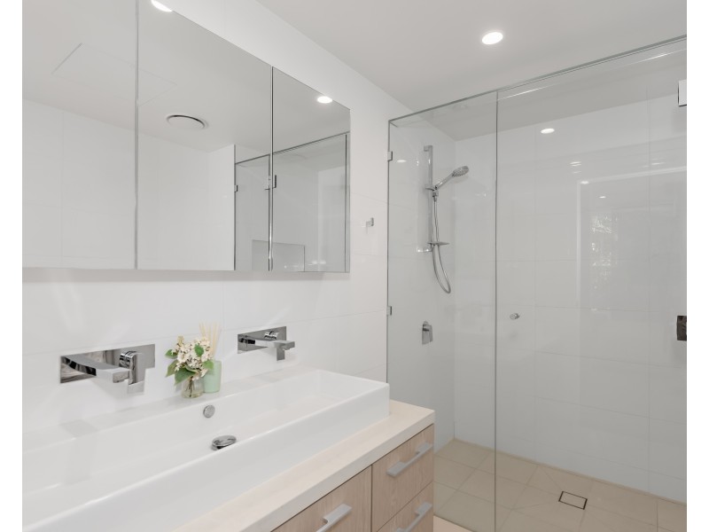 1006/21 Ross Street, Benowa QLD 4217