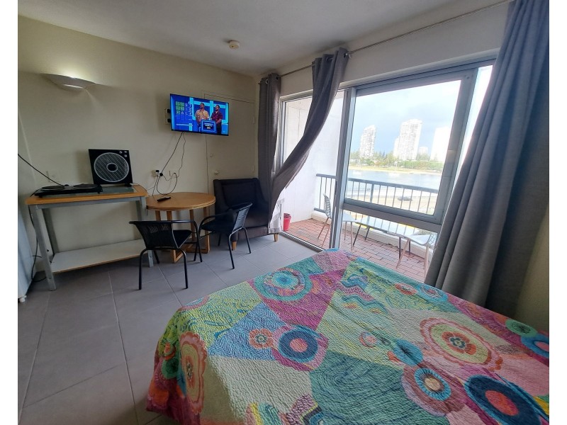 712/2 Barney Street, Southport QLD 4215
