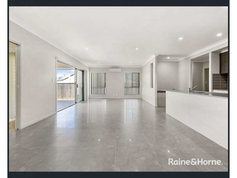 4 Madison Court, Redland Bay QLD 4165