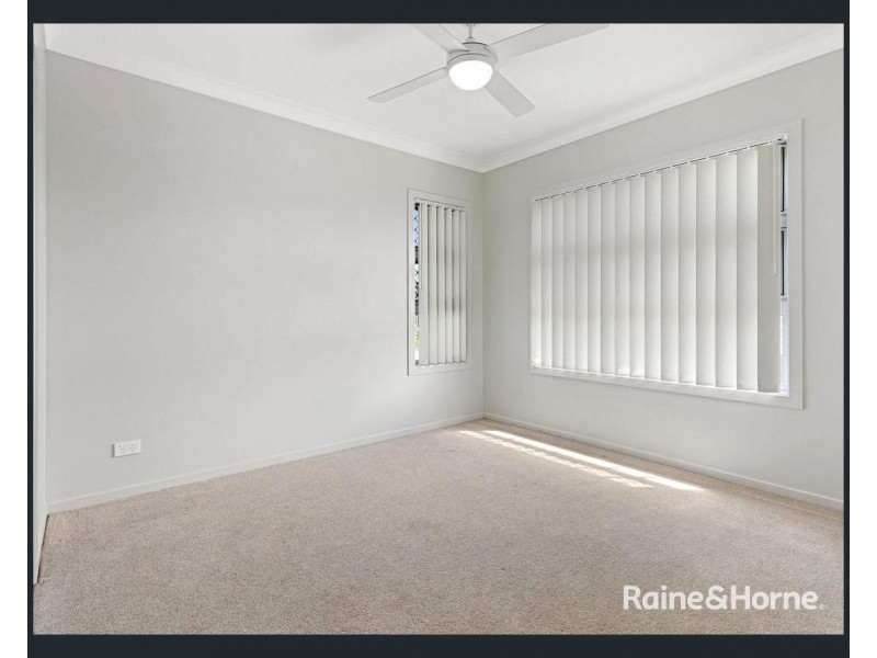 4 Madison Court, Redland Bay QLD 4165