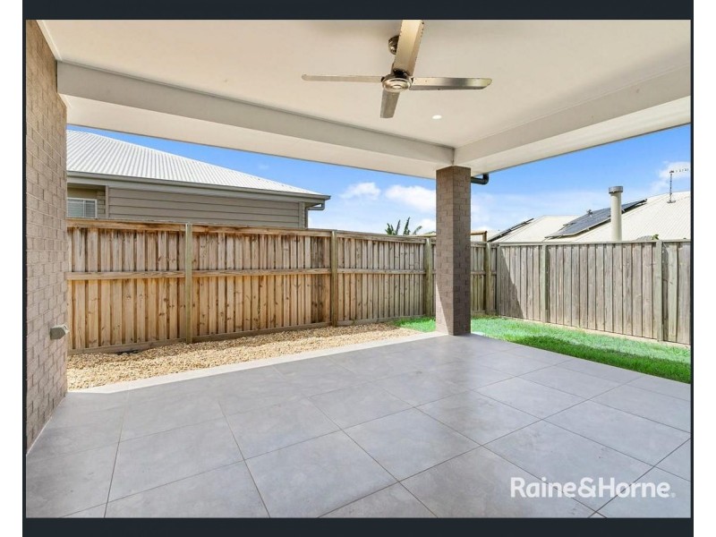 4 Madison Court, Redland Bay QLD 4165