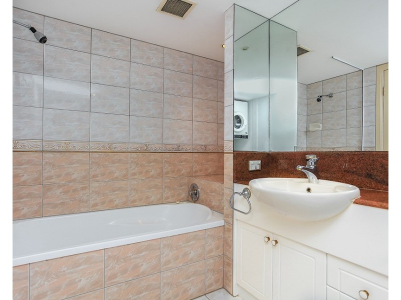 11/10 Park Avenue, Kangaroo Point QLD 4169