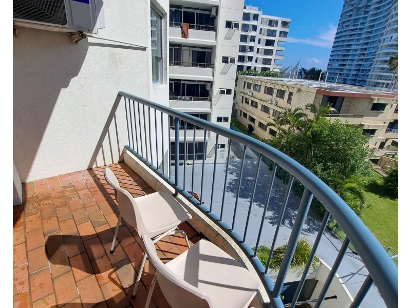 413/2 Barney Street, Southport QLD 4215