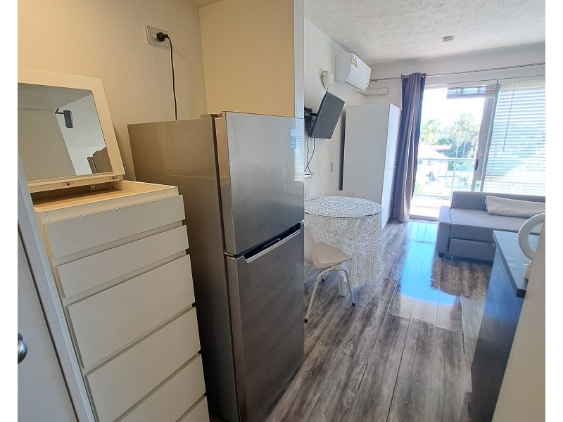 413/2 Barney Street, Southport QLD 4215