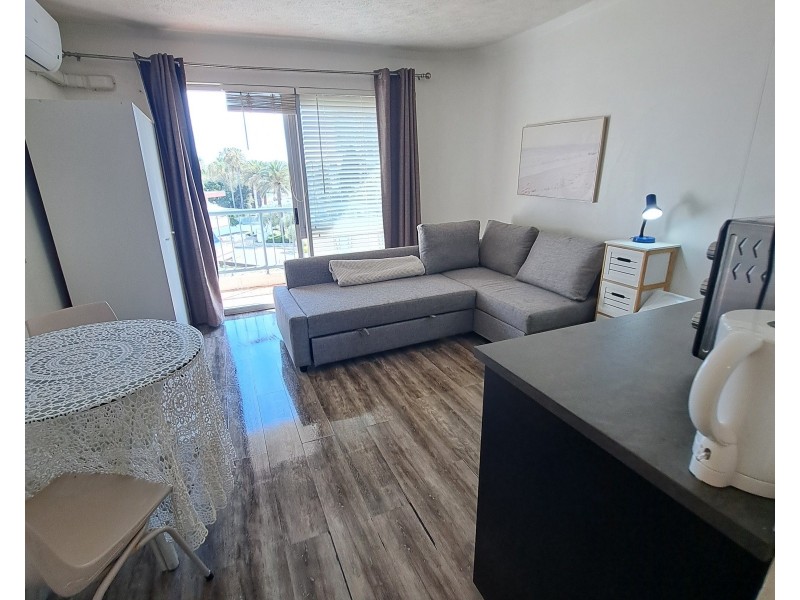 413/2 Barney Street, Southport QLD 4215