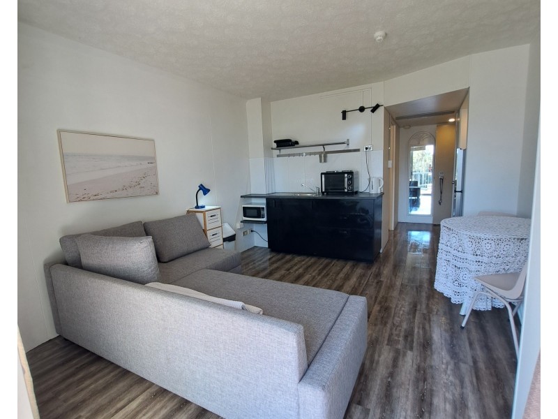 413/2 Barney Street, Southport QLD 4215
