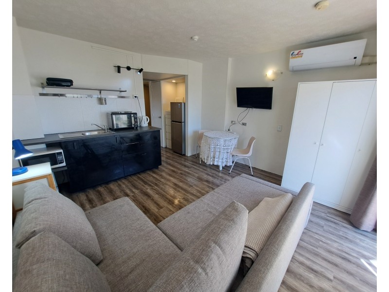 413/2 Barney Street, Southport QLD 4215