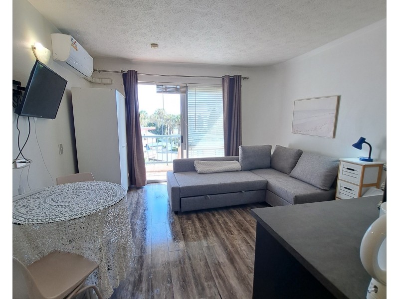 413/2 Barney Street, Southport QLD 4215