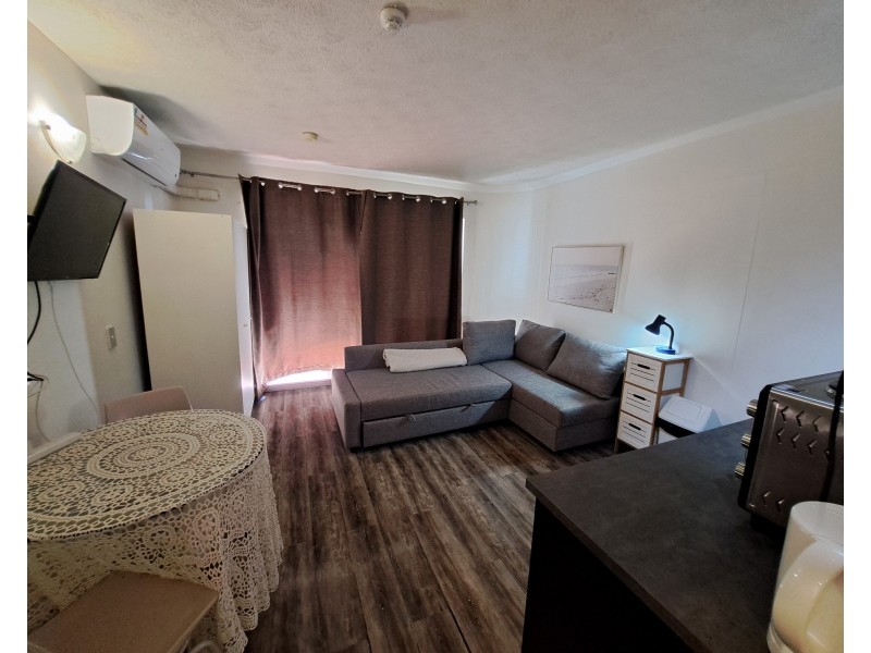 413/2 Barney Street, Southport QLD 4215