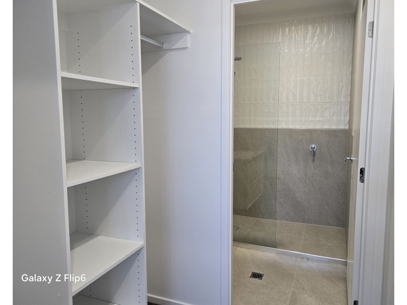 9/8 Taylor Place, Mackenzie QLD 4156