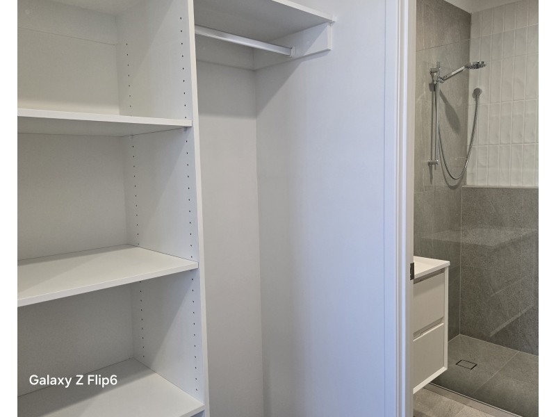 9/8 Taylor Place, Mackenzie QLD 4156
