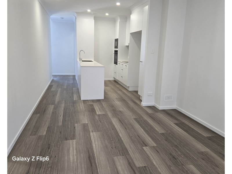 9/8 Taylor Place, Mackenzie QLD 4156