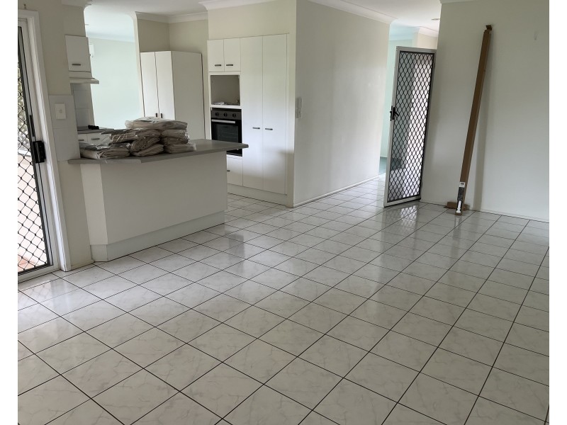 7 Grimes Close, Kanimbla QLD 4870