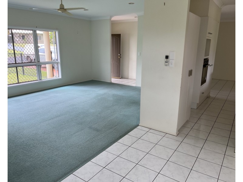7 Grimes Close, Kanimbla QLD 4870