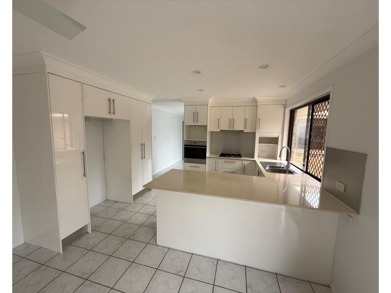 12 San Mateo Boulevard, Ashmore QLD 4214