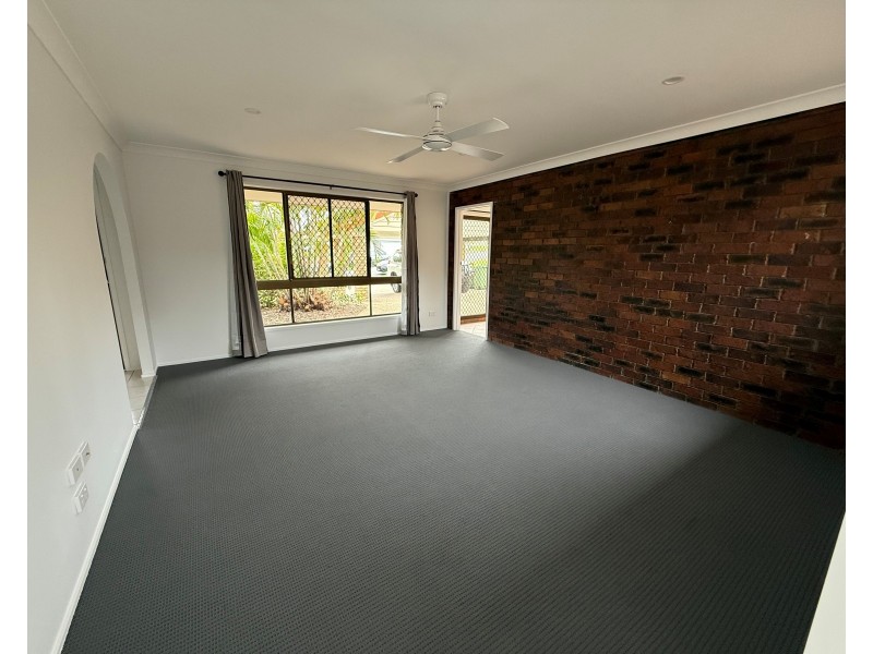 12 San Mateo Boulevard, Ashmore QLD 4214