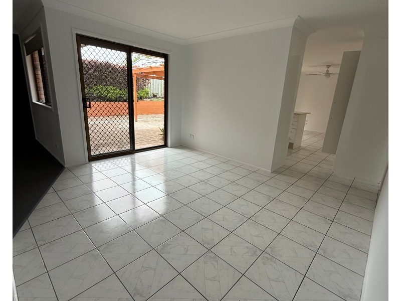 12 San Mateo Boulevard, Ashmore QLD 4214