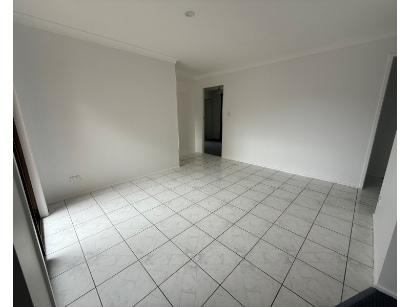 12 San Mateo Boulevard, Ashmore QLD 4214