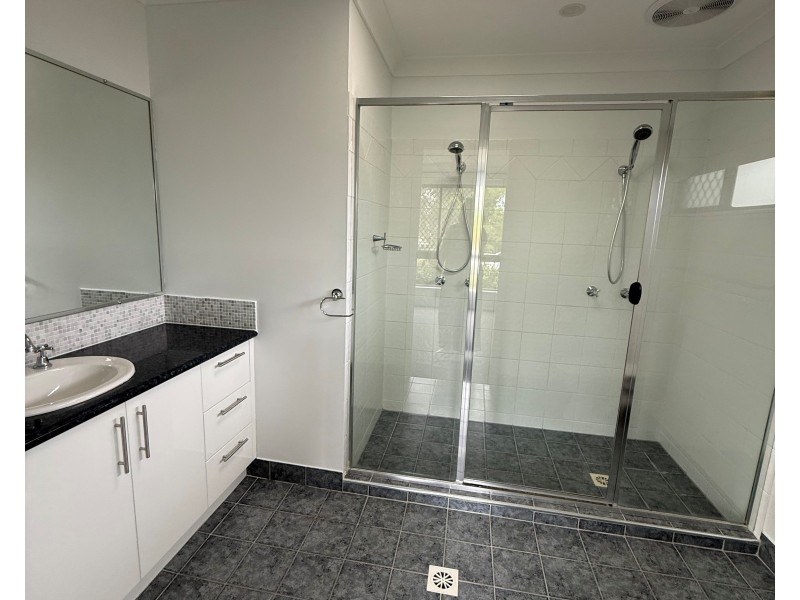 12 San Mateo Boulevard, Ashmore QLD 4214