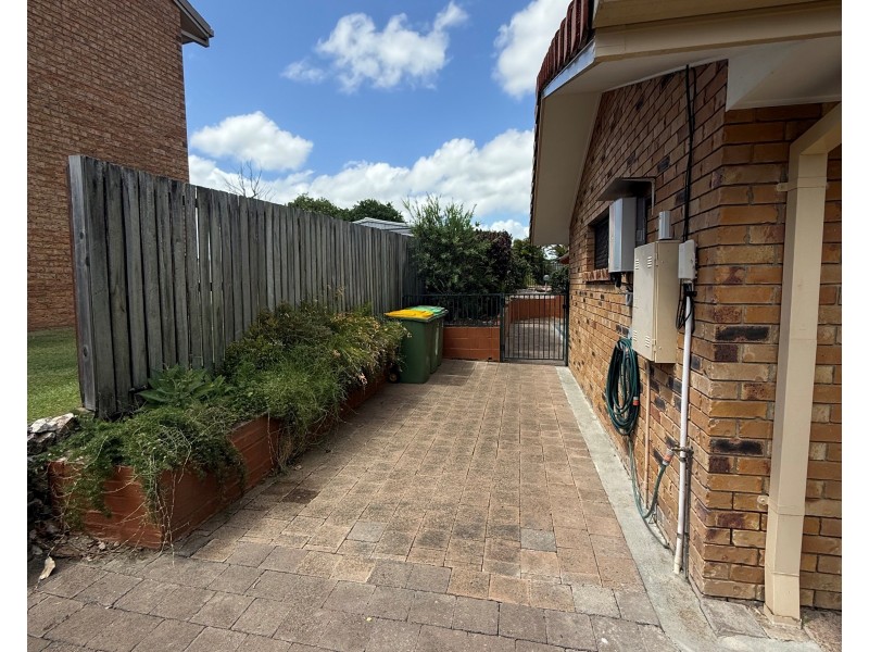 12 San Mateo Boulevard, Ashmore QLD 4214