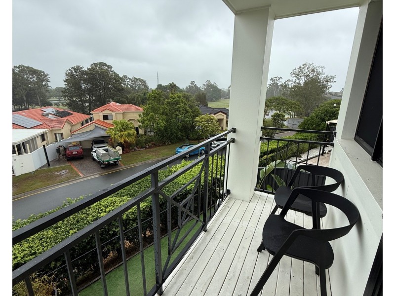 7/2 Concord Circuit, Robina QLD 4226