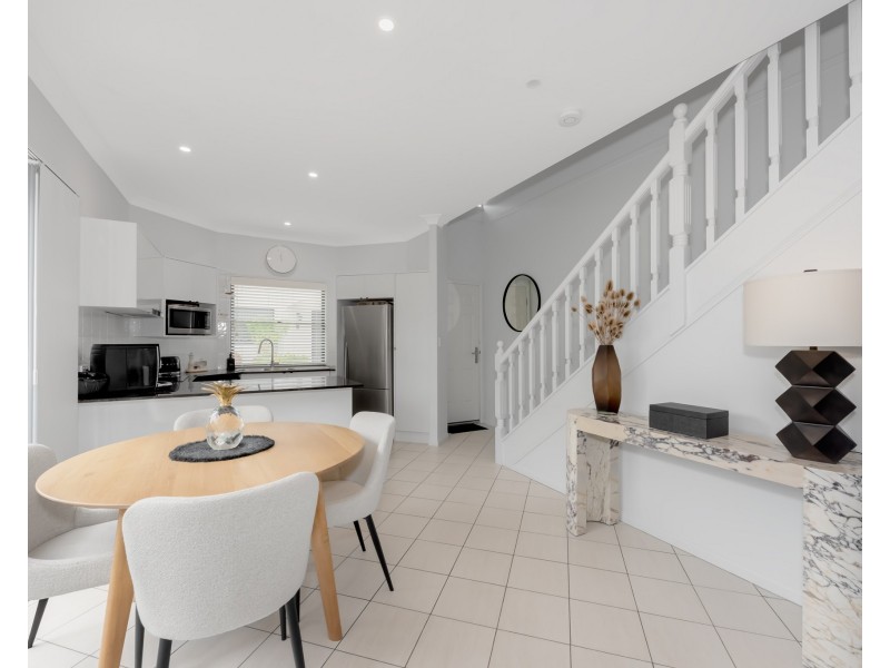 6/141 Cotlew Street, Ashmore QLD 4214