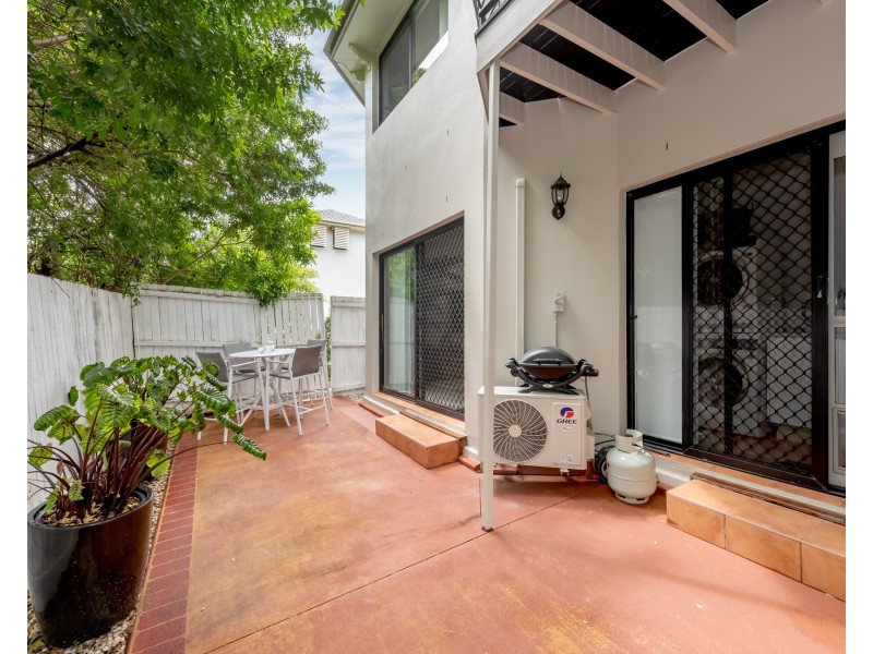 6/141 Cotlew Street, Ashmore QLD 4214