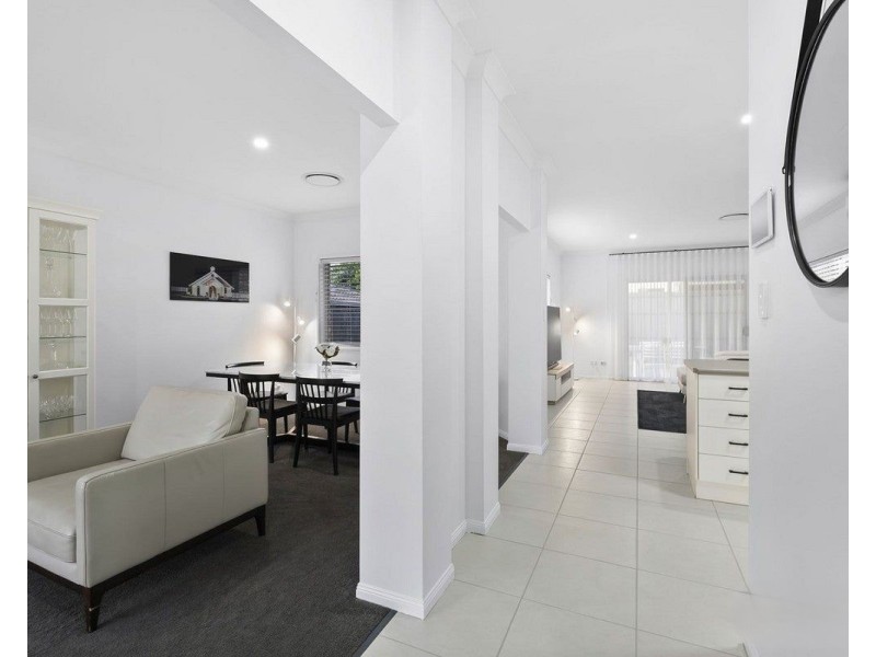 11 Jasmine Street, Wakerley QLD 4154