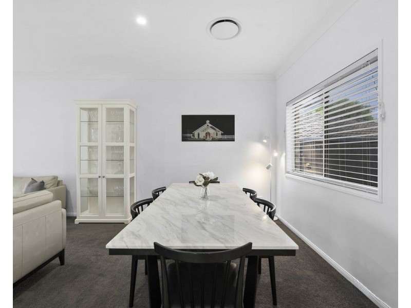 11 Jasmine Street, Wakerley QLD 4154