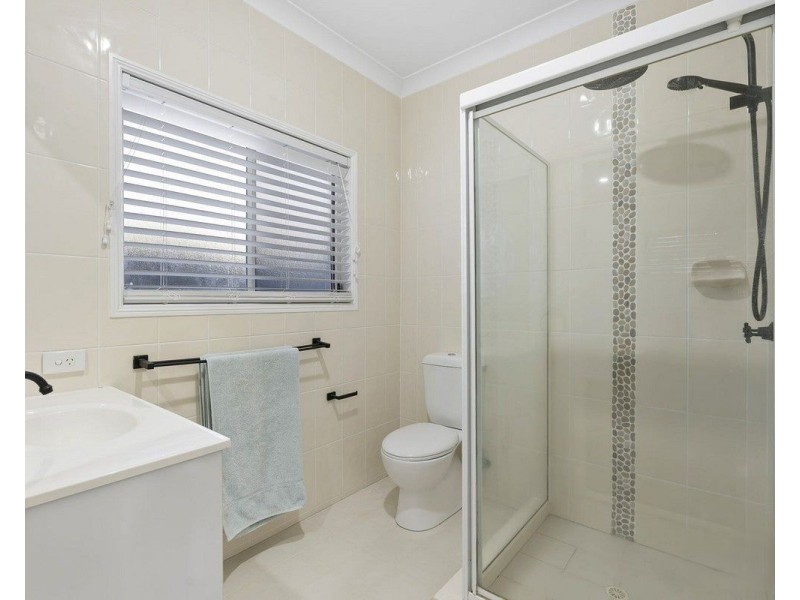 11 Jasmine Street, Wakerley QLD 4154