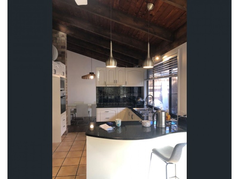 A/8 Ardlethan Ct, Helensvale QLD 4212