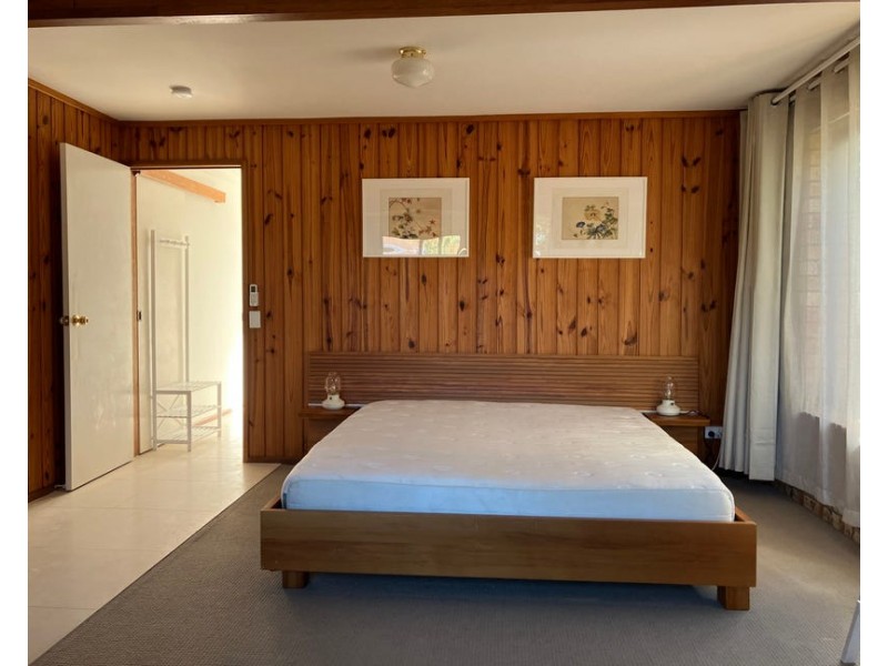 42C Romulus St, Robertson QLD 4109