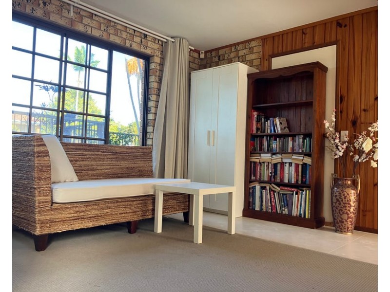 42C Romulus St, Robertson QLD 4109