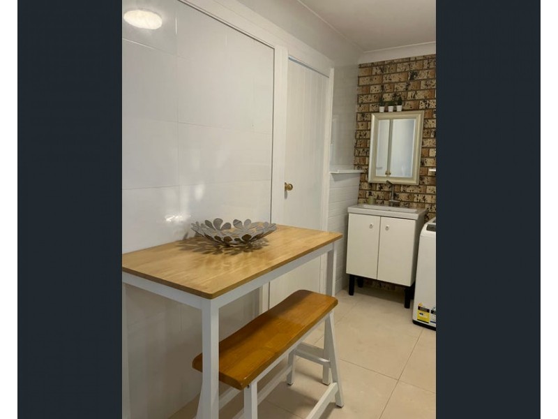 42C Romulus St, Robertson QLD 4109