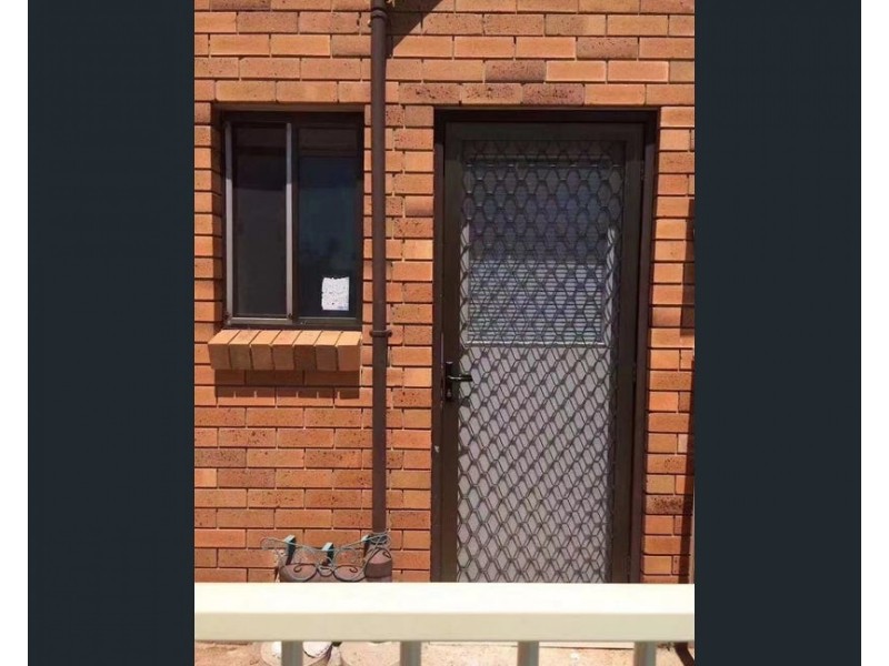 42C Romulus St, Robertson QLD 4109