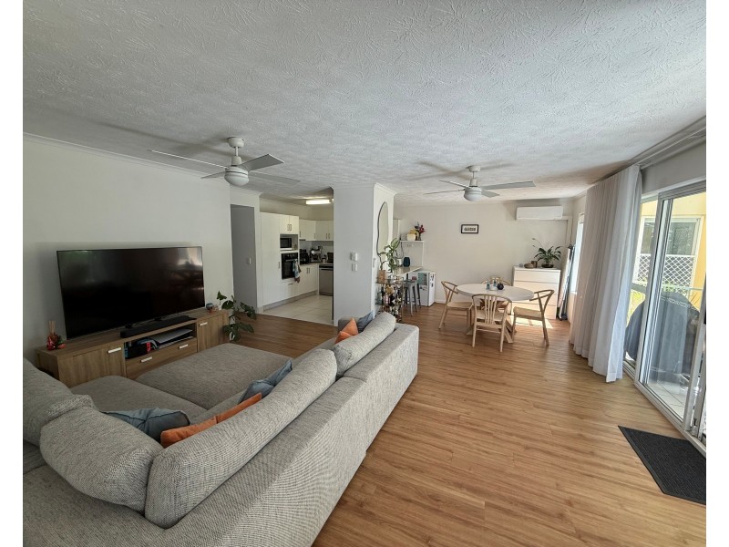 2/166 Surf Parade, Broadbeach QLD 4218