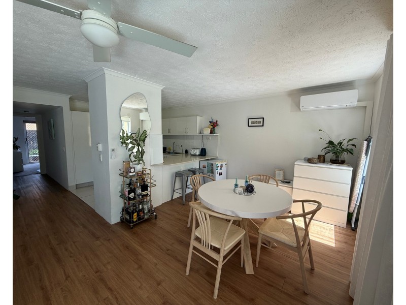 2/166 Surf Parade, Broadbeach QLD 4218