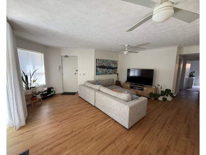 2/166 Surf Parade, Broadbeach QLD 4218