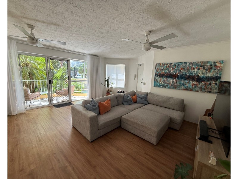 2/166 Surf Parade, Broadbeach QLD 4218