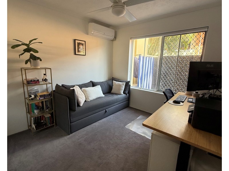 2/166 Surf Parade, Broadbeach QLD 4218