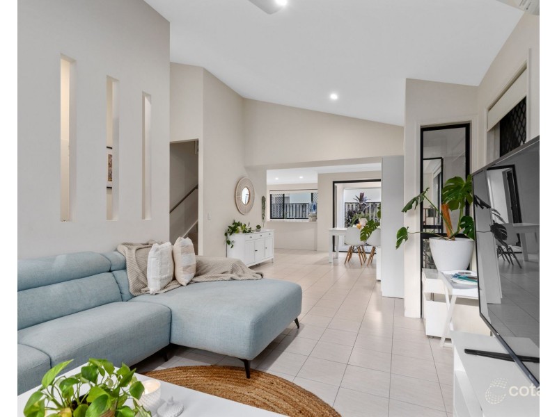 2/11 Acklin Ct, Varsity Lakes QLD 4227