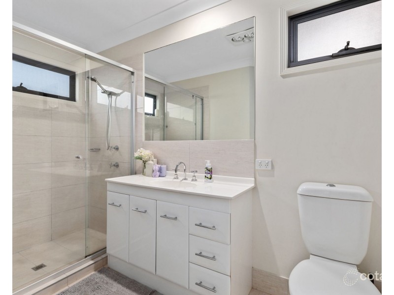 2/11 Acklin Ct, Varsity Lakes QLD 4227