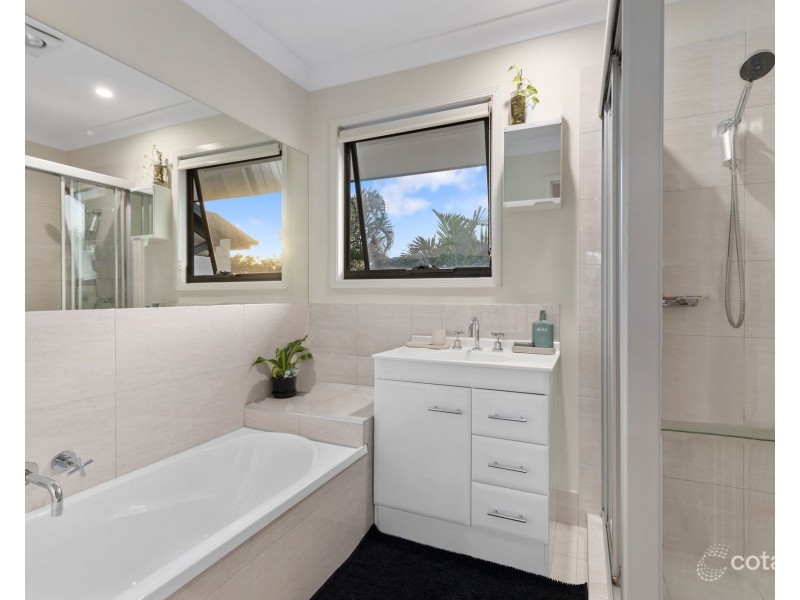 2/11 Acklin Ct, Varsity Lakes QLD 4227