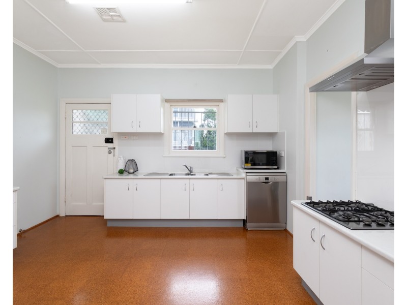 73 Perth Street, Camp Hill QLD 4152