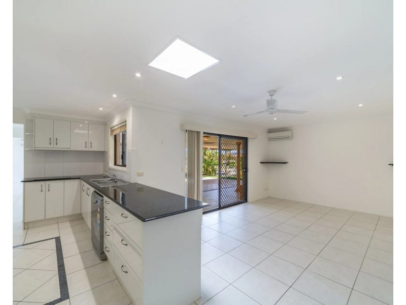 3 Braemer Court, Benowa QLD 4217